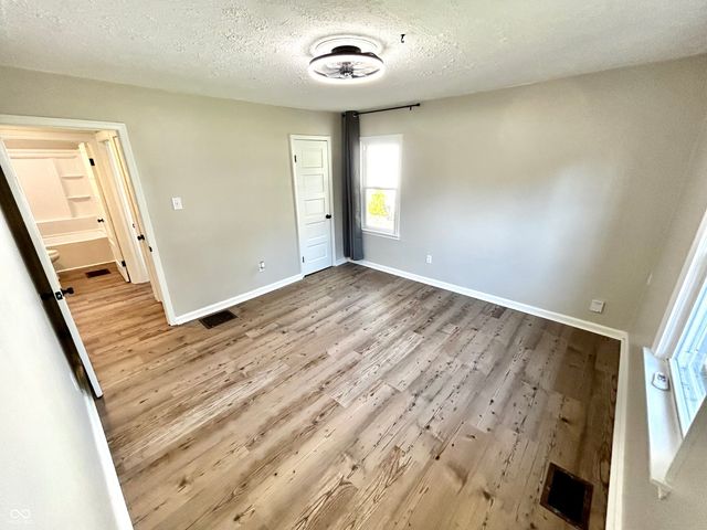 390 N Meridian Street, Greenwood, IN 46143