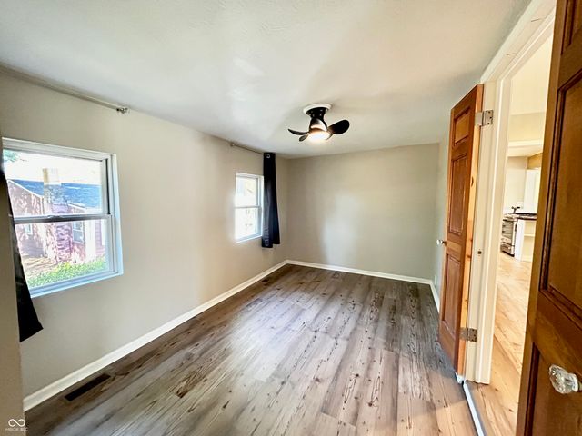 390 N Meridian Street, Greenwood, IN 46143