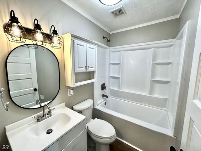 390 N Meridian Street, Greenwood, IN 46143