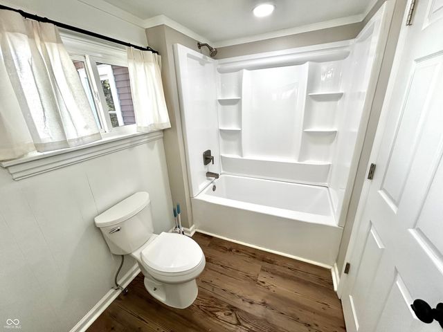 390 N Meridian Street, Greenwood, IN 46143