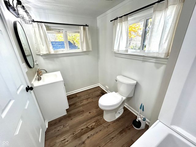 390 N Meridian Street, Greenwood, IN 46143