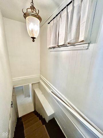 390 N Meridian Street, Greenwood, IN 46143