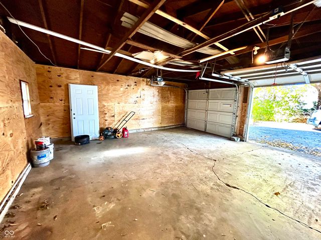 390 N Meridian Street, Greenwood, IN 46143