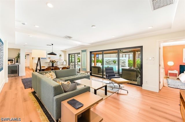 2211 Kingfish RD, Naples, FL 34102