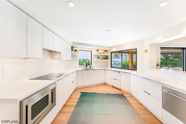 2211 Kingfish RD, Naples, FL 34102