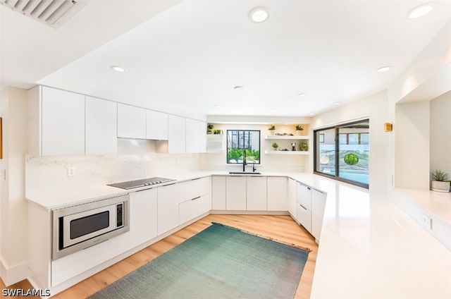 2211 Kingfish RD, Naples, FL 34102