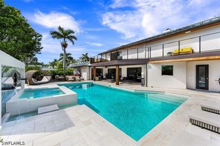 2211 Kingfish RD, Naples, FL 34102
