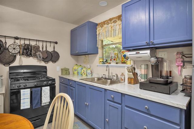 8516 Hickory Road, Plantersville, TX 77363