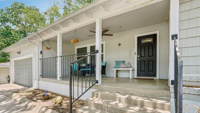 516 Hurstview Drive, Hurst, TX 76053