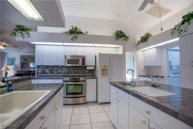 1202 SE 21st ST, Cape Coral, FL 33990