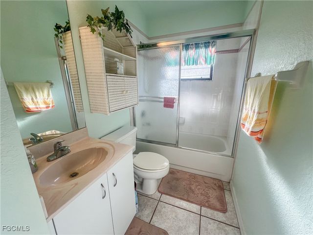 1202 SE 21st ST, Cape Coral, FL 33990