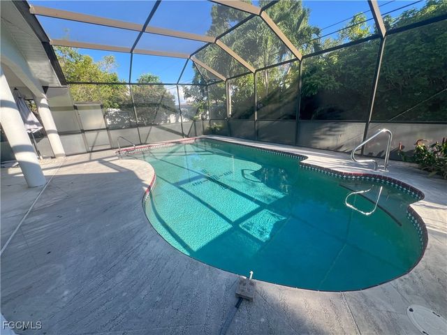 1202 SE 21st ST, Cape Coral, FL 33990