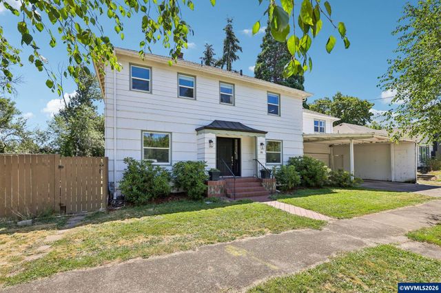 590 15th St NE, Salem, OR 97301