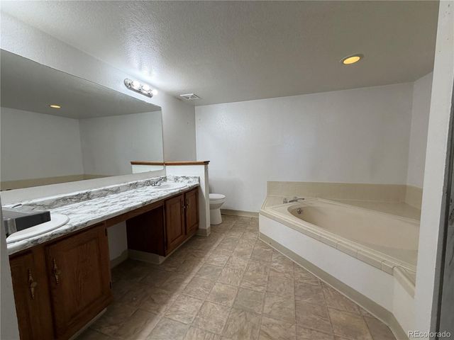 12043 W Cross Drive 107, Littleton, CO 80127