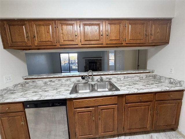 12043 W Cross Drive 107, Littleton, CO 80127