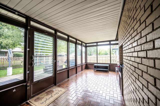 129 Millis Lane, Schaumburg, IL 60193