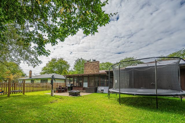 129 Millis Lane, Schaumburg, IL 60193