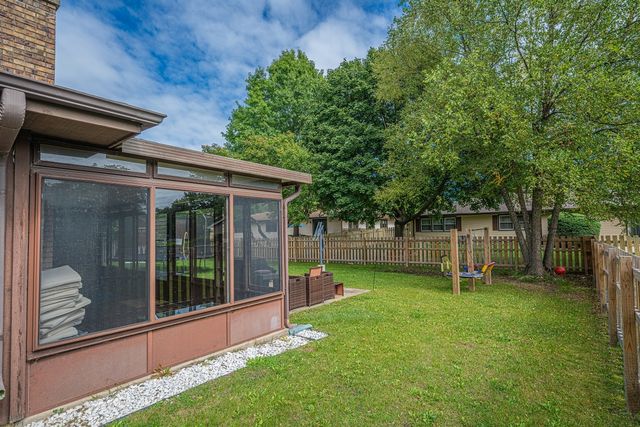 129 Millis Lane, Schaumburg, IL 60193