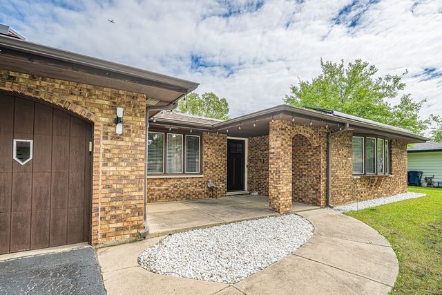 129 Millis Lane, Schaumburg, IL 60193