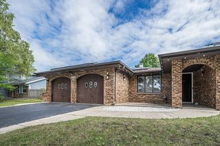 129 Millis Lane, Schaumburg, IL 60193