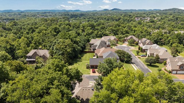 6305 Palomar Ct, Nashville, TN 37211