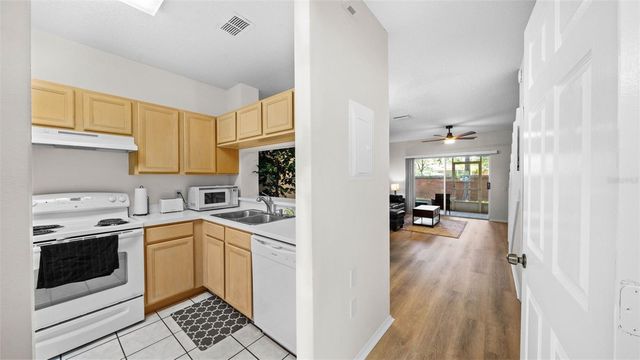 12444 BERKELEY SQUARE DRIVE, Tampa, FL 33626