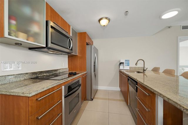 185 SW 7th St 4201, Miami, FL 33130