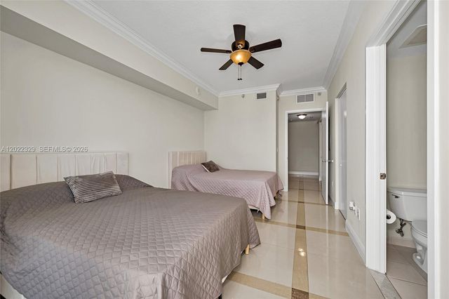 185 SW 7th St 4201, Miami, FL 33130