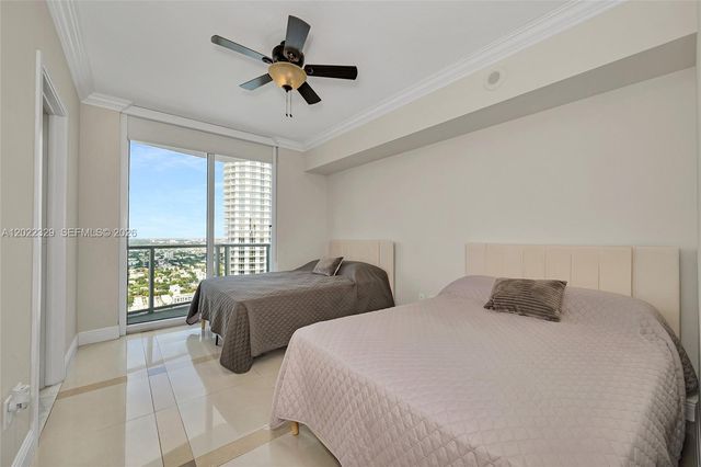 185 SW 7th St 4201, Miami, FL 33130