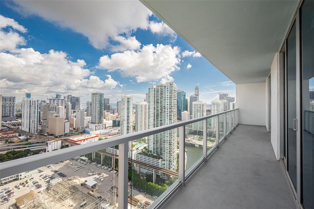 185 SW 7th St 4201, Miami, FL 33130