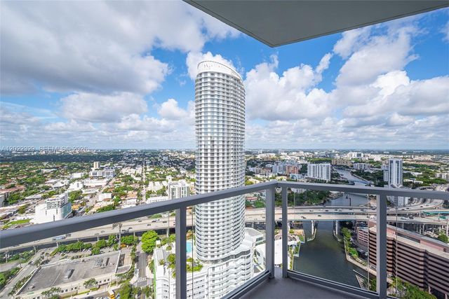 185 SW 7th St 4201, Miami, FL 33130