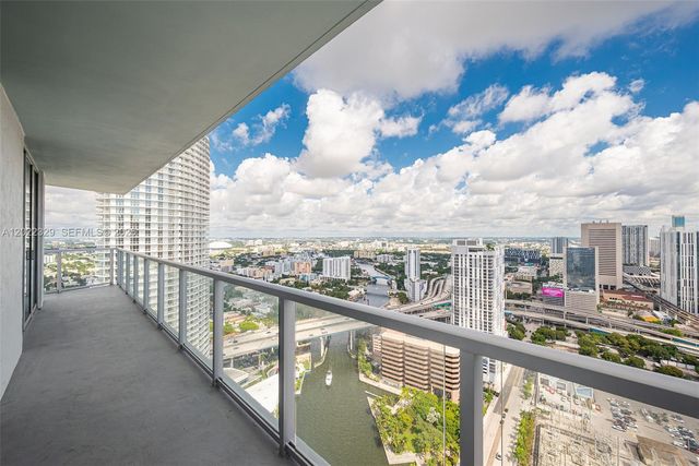 185 SW 7th St 4201, Miami, FL 33130