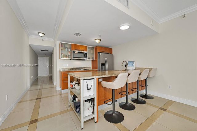 185 SW 7th St 4201, Miami, FL 33130