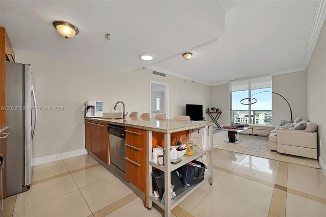 185 SW 7th St 4201, Miami, FL 33130
