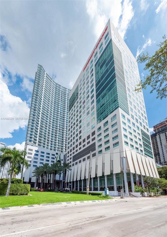 185 SW 7th St 4201, Miami, FL 33130