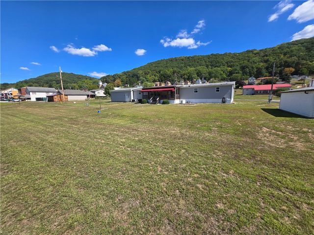 238 Allegheny Ave, Pine Twp, PA 16259