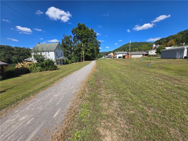 238 Allegheny Ave, Pine Twp, PA 16259