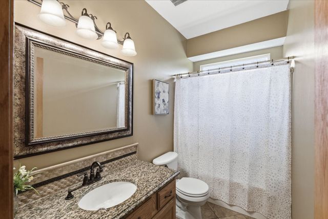 230 S Maple Dunes Ct, Wichita, KS 67235