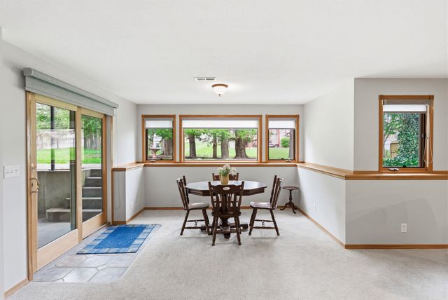 230 S Maple Dunes Ct, Wichita, KS 67235