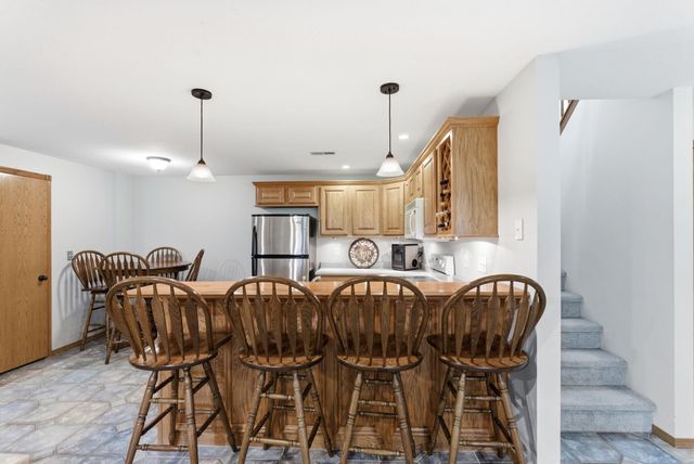 230 S Maple Dunes Ct, Wichita, KS 67235