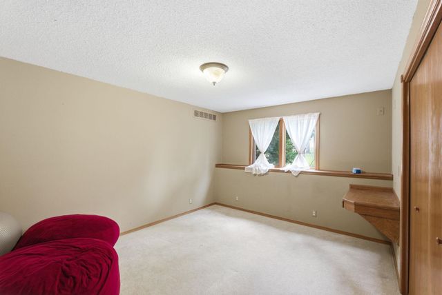 230 S Maple Dunes Ct, Wichita, KS 67235