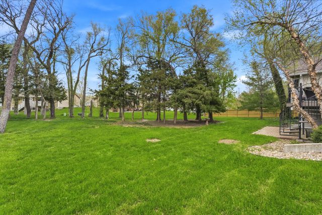 230 S Maple Dunes Ct, Wichita, KS 67235