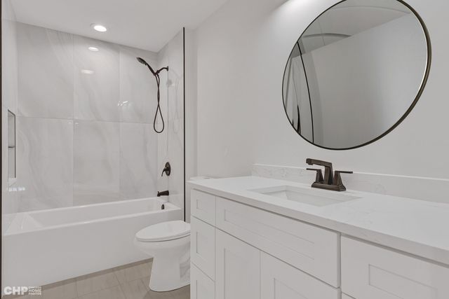 7214 S 78th Avenue, Bridgeview, IL 60455