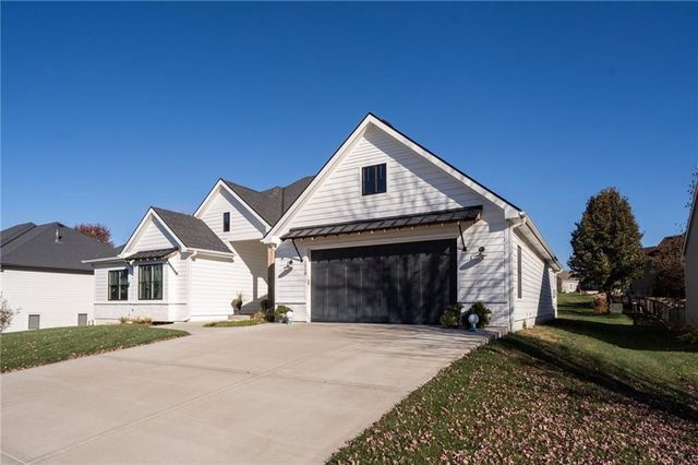 1210 Signal Lake Court, Baldwin City, KS 66006