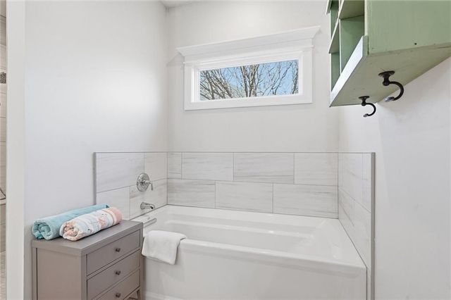 1210 Signal Lake Court, Baldwin City, KS 66006