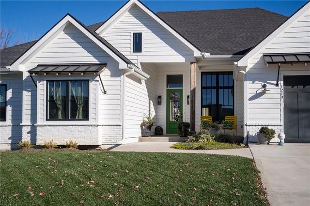 1210 Signal Lake Court, Baldwin City, KS 66006