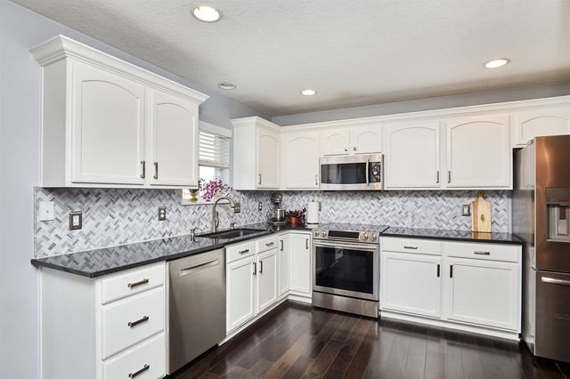 685 SE Woodcreek Drive, Waukee, IA 50263
