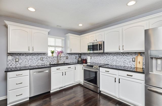 685 SE Woodcreek Drive, Waukee, IA 50263