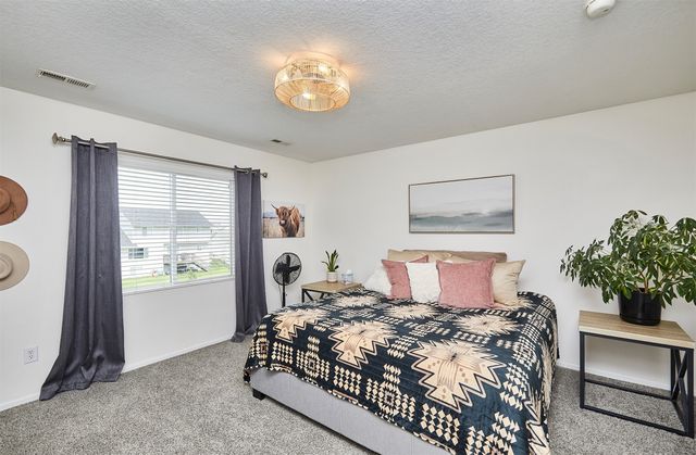 685 SE Woodcreek Drive, Waukee, IA 50263