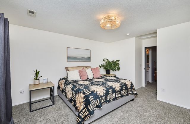 685 SE Woodcreek Drive, Waukee, IA 50263